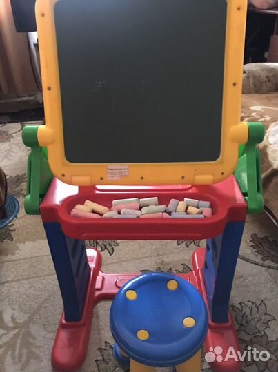 Детский письменный стол