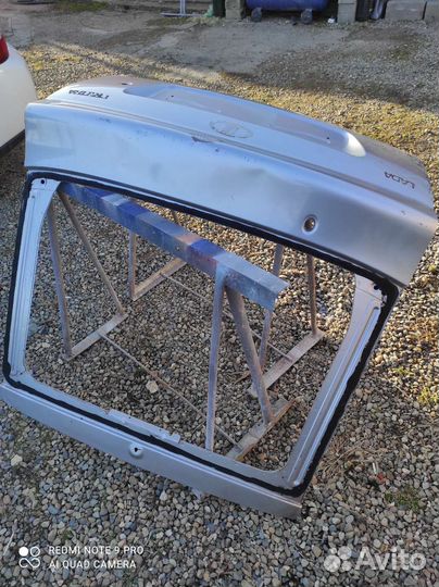 Крышка багажника priora хэтчбек