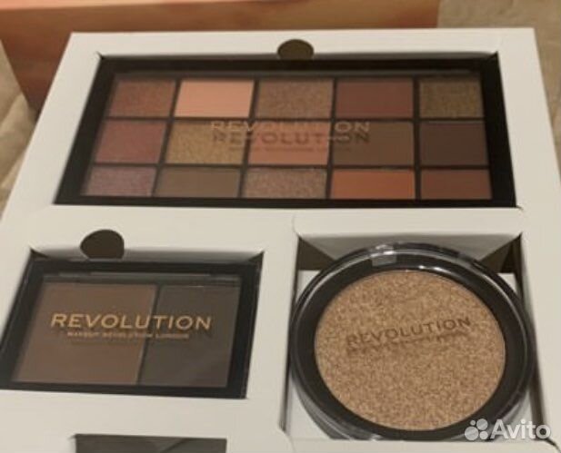 Набор косметики revolution