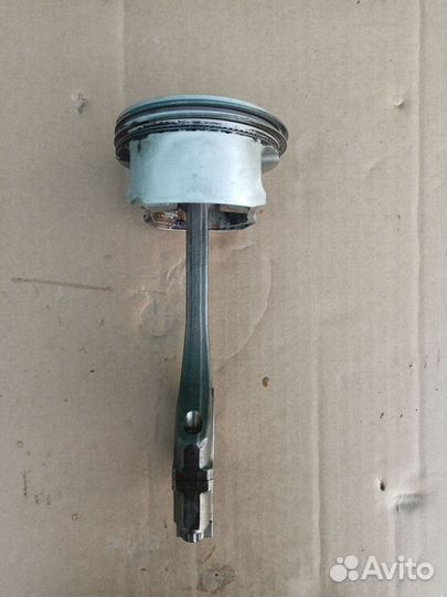 Поршень с шатуном Pajero Sport II 2008-2013 г