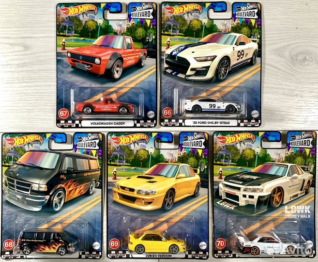 Hot Wheels Premium Boulevard 67-70