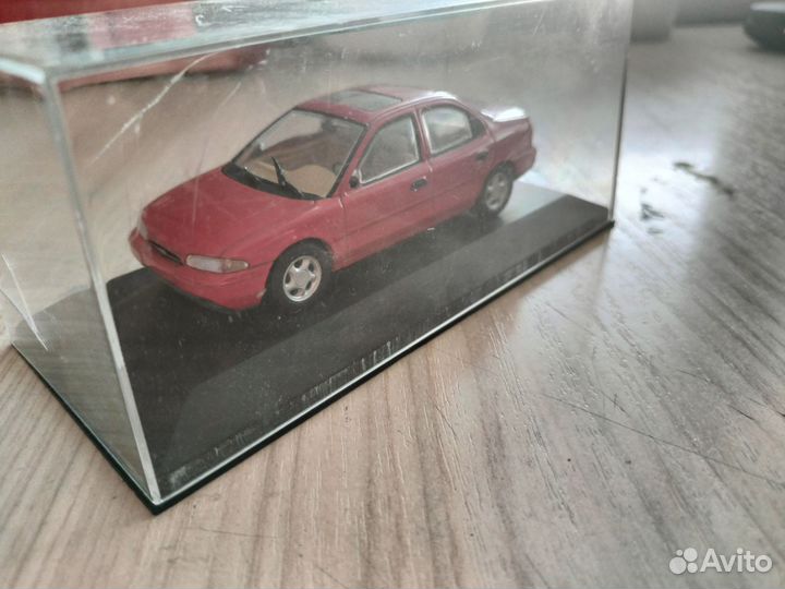 Ford Mondeo minichamps