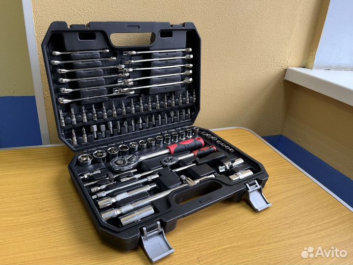 Комплект инструментов для автомобиля 78 предметов