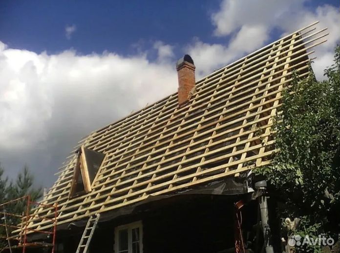 Бригада строителей, кровельные работы