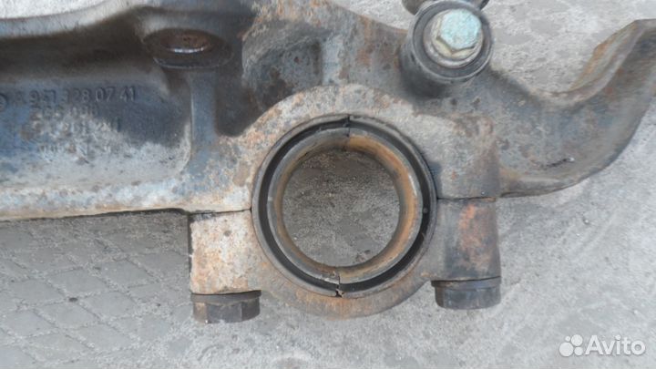 Опора пневморессор правая б/у mersedes 827397