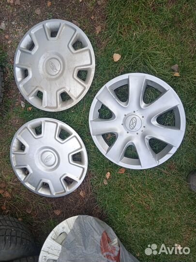 Колпаки шеврале и один хендай r-15 и 14