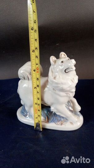 Фарфоровые статуэтки собак. Лайка. Гжель
