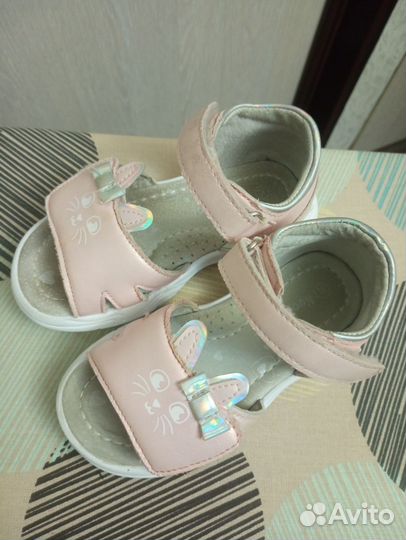 Сандалии 26р