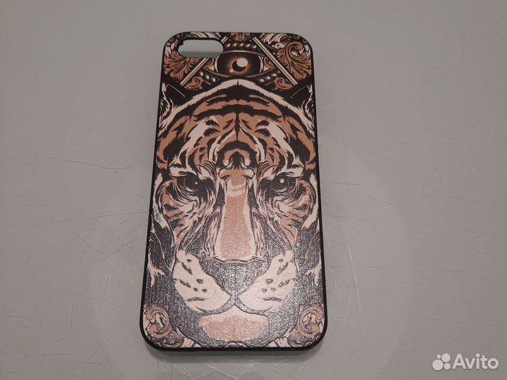 Чехлы на iPhone 5s