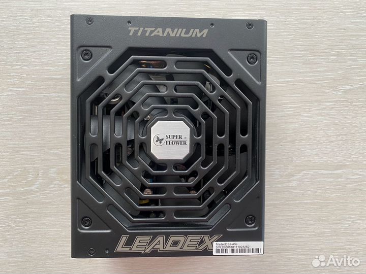 Блок питания Super Flower Leadex 80+ Titanium 750W