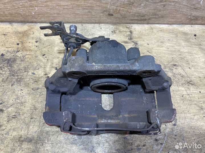 Суппорт передний правый Audi A6 C5 дорест S136