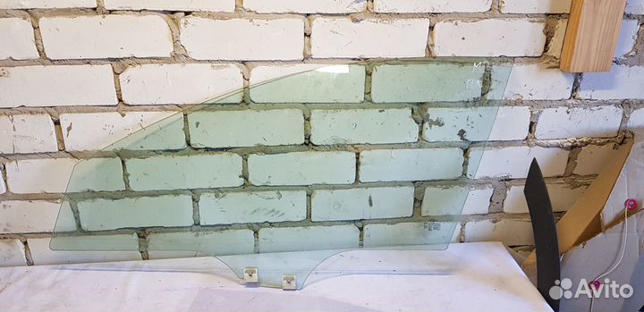 Mazda 3 (BL) 2009-2013 Стекло Левой Двери