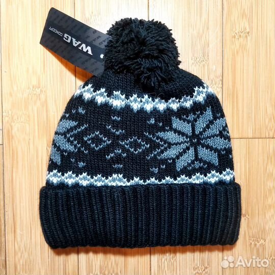Шапка мужская вязаная с помпоном