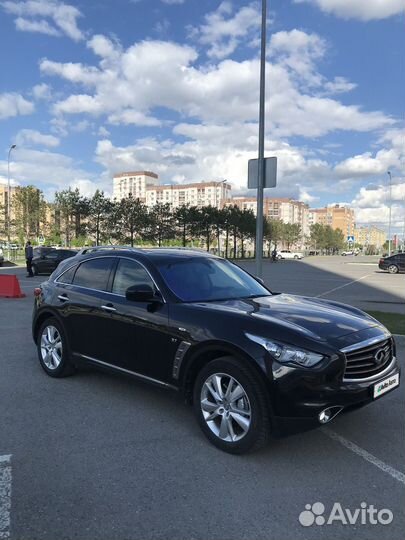 Infiniti QX70 3.7 AT, 2014, 180 200 км