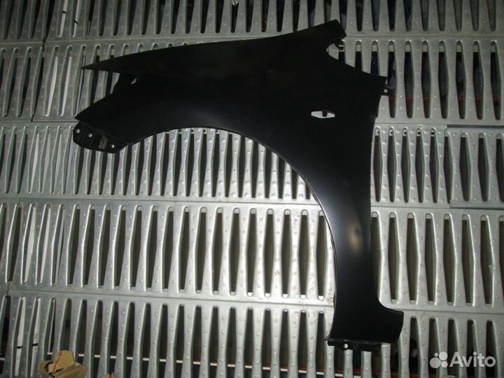 Крыло переднее левое Toyota Auris (E15) 07-10