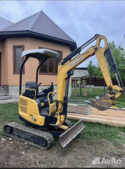 Мини-экскаватор