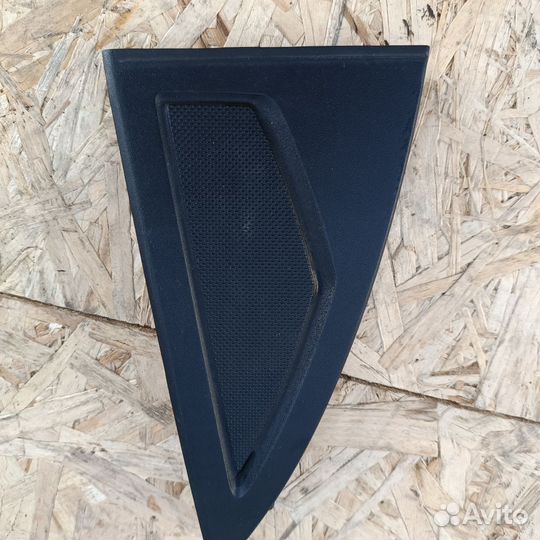 Уголок двери внешний задний левый Chevrolet J200