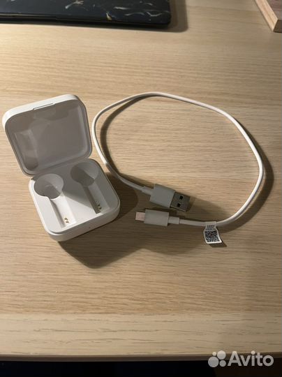 Чехол от наушников и кабель к нему