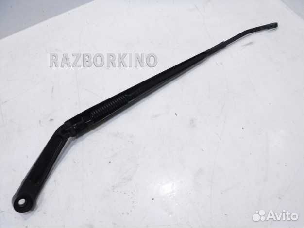 Поводок стеклоочистителя передний