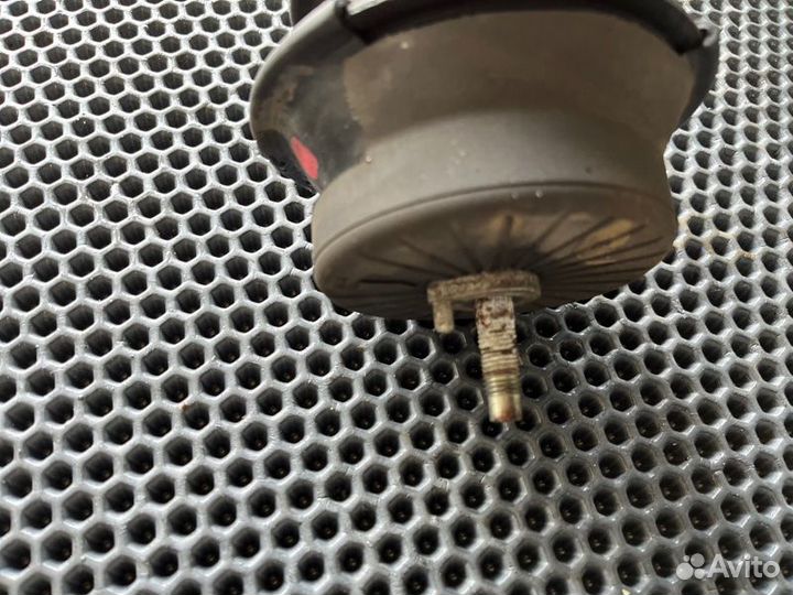 Подушка двигателя Infiniti QX70