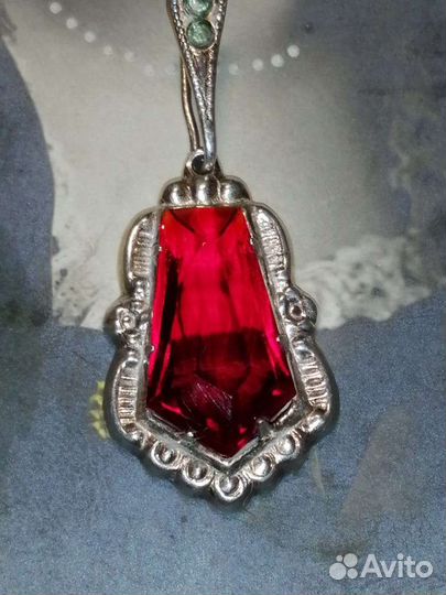 Кулон 1965 г. Читайте описание