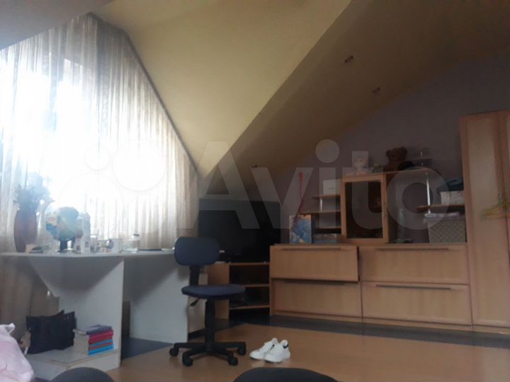 Комната 12 м² в 4-к., 3/3 эт.