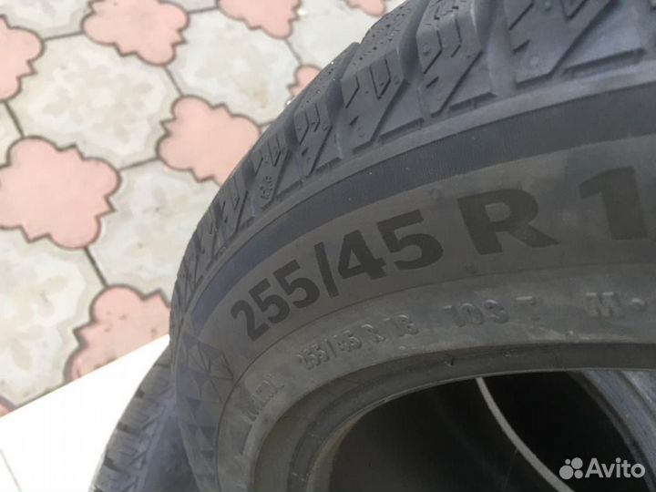 Continental ContiIceContact 255/45 R18