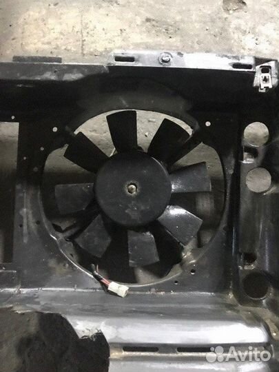 Рамка радиатора Volkswagen Golf MK3 AAM 1.8 Aam