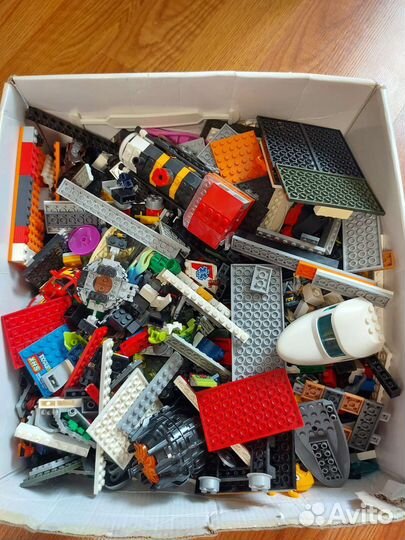 Конструктор Lego City много