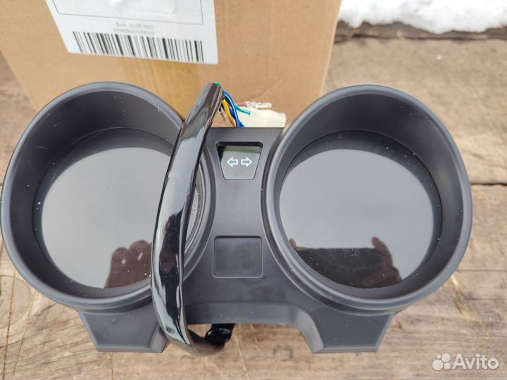 Универсальная приборная панель для мотоцикла