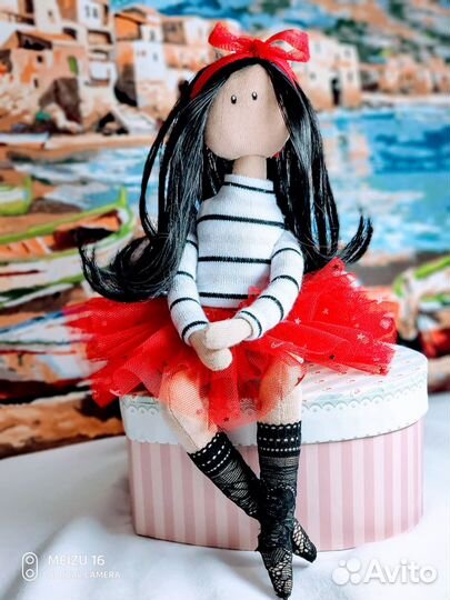 Кукла интерьерная