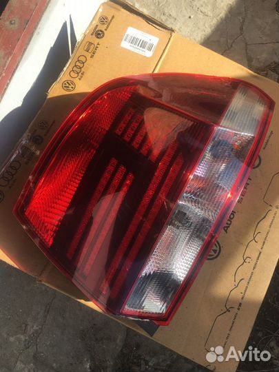 Фонарь задний правый Фольцваген поло