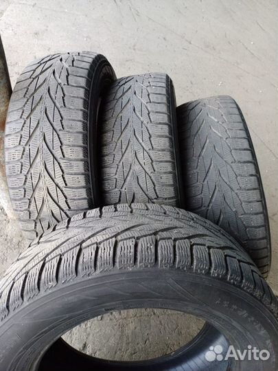 Nokian Tyres Hakkapeliitta R2 SUV 225/65 R17 106R