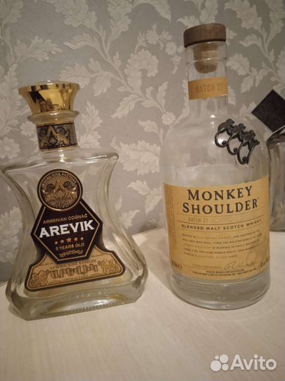 Фигурная бутылка стеклянная