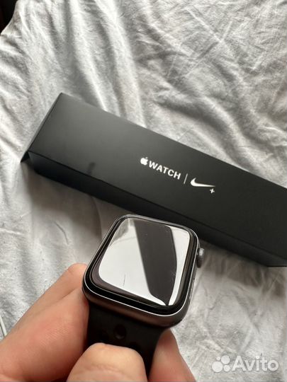 Часы apple watch 4 44 mm nike