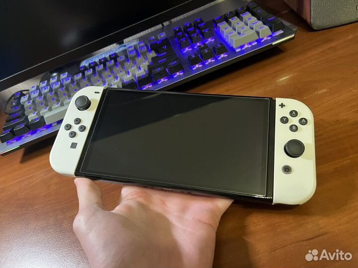 Nintendo Switch Oled (новый, прошитый)