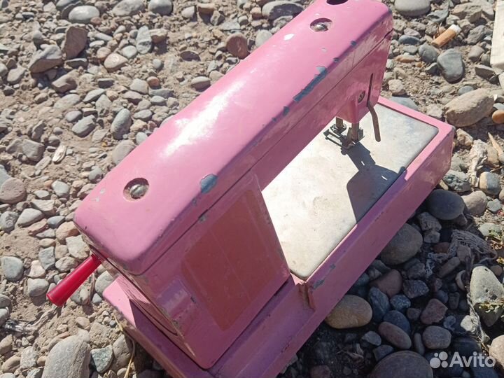 Детская швейная машинка