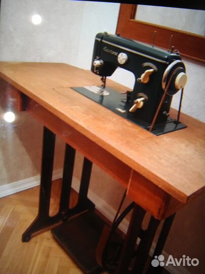 Швейная машинка Naumann Германия продаю