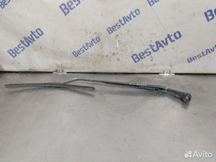 Поводок дворника правый Hyundai Verna седан G4EE