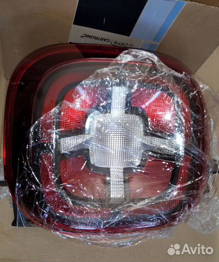 Фонарь задний левый Renault Duster