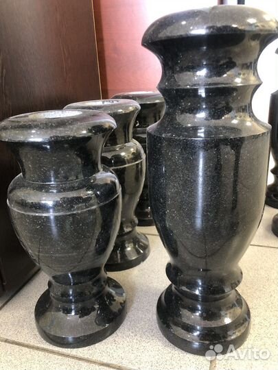 Продам вазу мемориальн