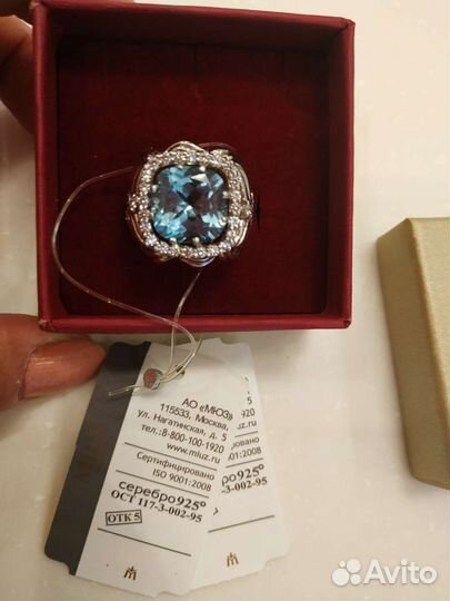 Шикарное кольцо с большим топазом