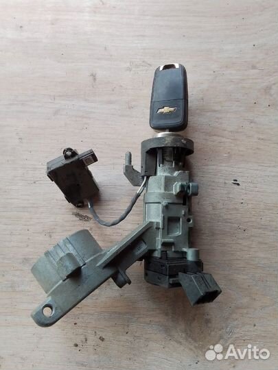Замок зажигания с ключом Chevrolet Cruze J300