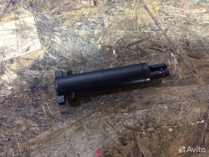 BMW E60 E61 Амортизатор бардачка с Японии