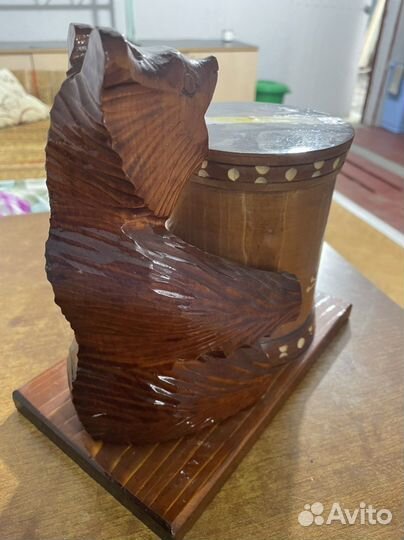 Статуэтка из дерева