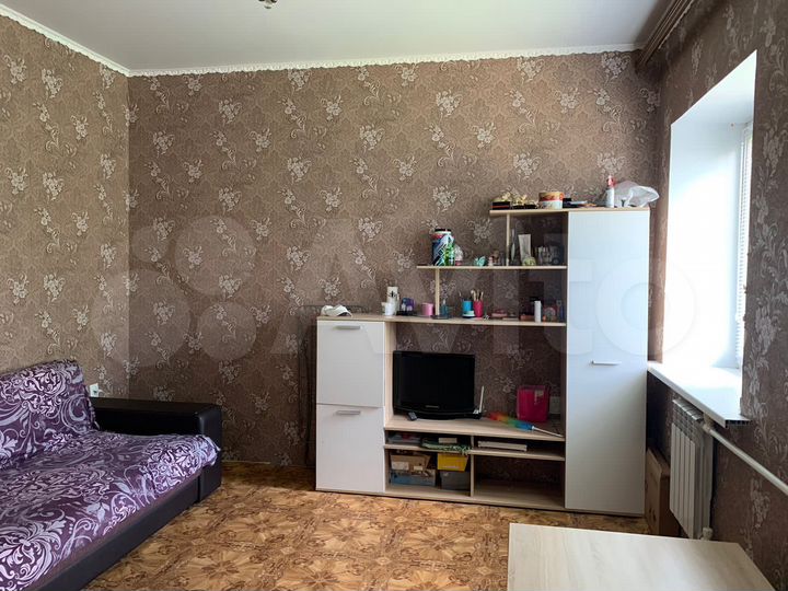 2-к. квартира, 40 м², 3/3 эт.