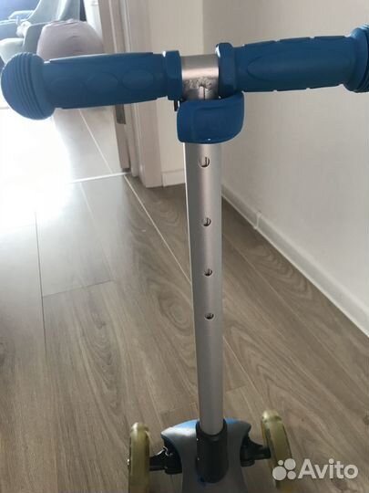 Самокат детский трехколесный Micar Cosmo