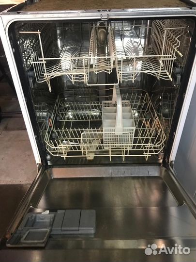 Посудомоечная машина Electrolux