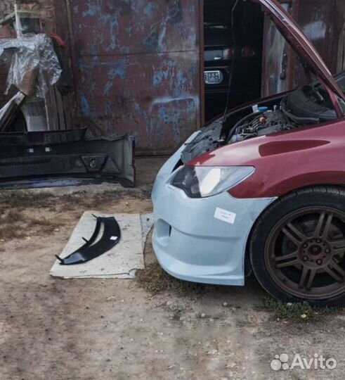 Передний бампер Honda civic 4d 8 ings Extreem