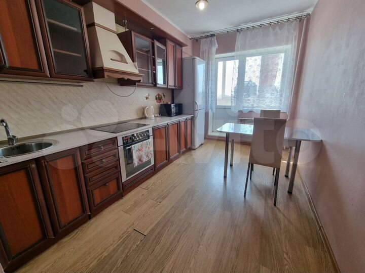 2-к. квартира, 60 м², 3/10 эт.